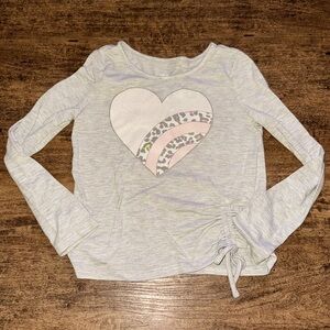 Grey heart 🩶 long sleeve tee size youth small